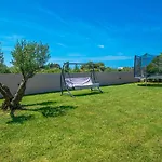 Enjoy Mit Privatem Pool, By Istrabook Vila Pula