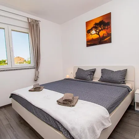 Villa Enjoy Mit Privatem Pool, By Istrabook