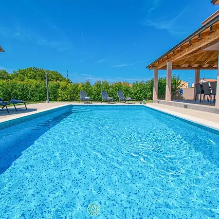 Villa Enjoy Mit Privatem Pool, By Istrabook Pula