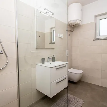 Enjoy Mit Privatem Pool, By Istrabook Pula