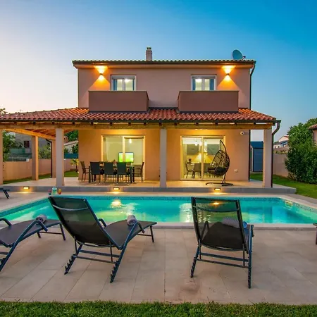 فيلة Enjoy Mit Privatem Pool, By Istrabook *