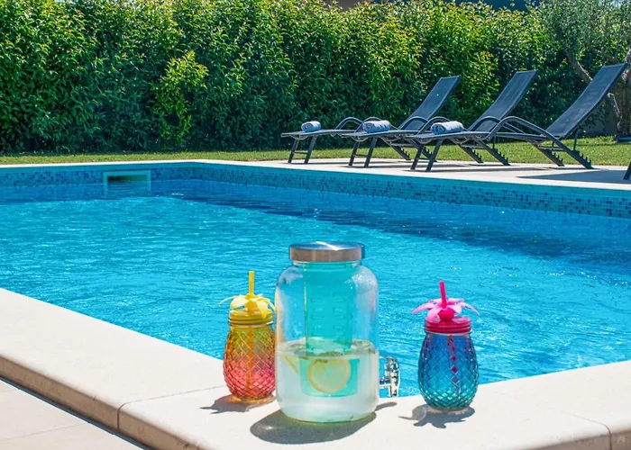 Вилла Enjoy Mit Privatem Pool, By Istrabook *