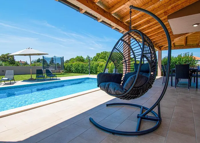 Enjoy Mit Privatem Pool, By Istrabook * 풀라