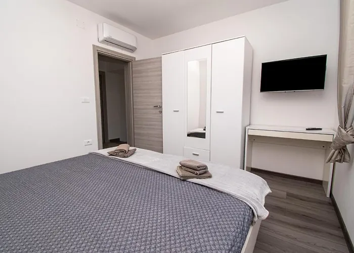 Villa Enjoy Mit Privatem Pool, By Istrabook *