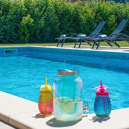 فيلة Enjoy Mit Privatem Pool, By Istrabook *
